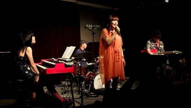 LOVOVE IS A MANY-SPLENDORED THING (慕情)