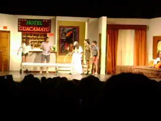 Pedro y elenco Viaje de Locura en función de Lomas de Zamora 12 - 19 de Junio