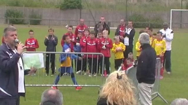 ELU le meilleur jongleur du tournoi U11 avec 968 jongles a loison sous lens 32 equipes 2013