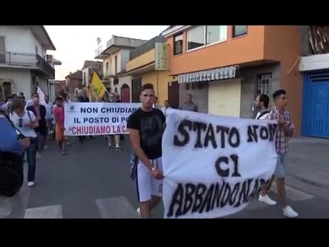 Casapesenna (CE) - Posto fisso di Polizia a rischio, fiaccolata dei cittadini (19.06.13)