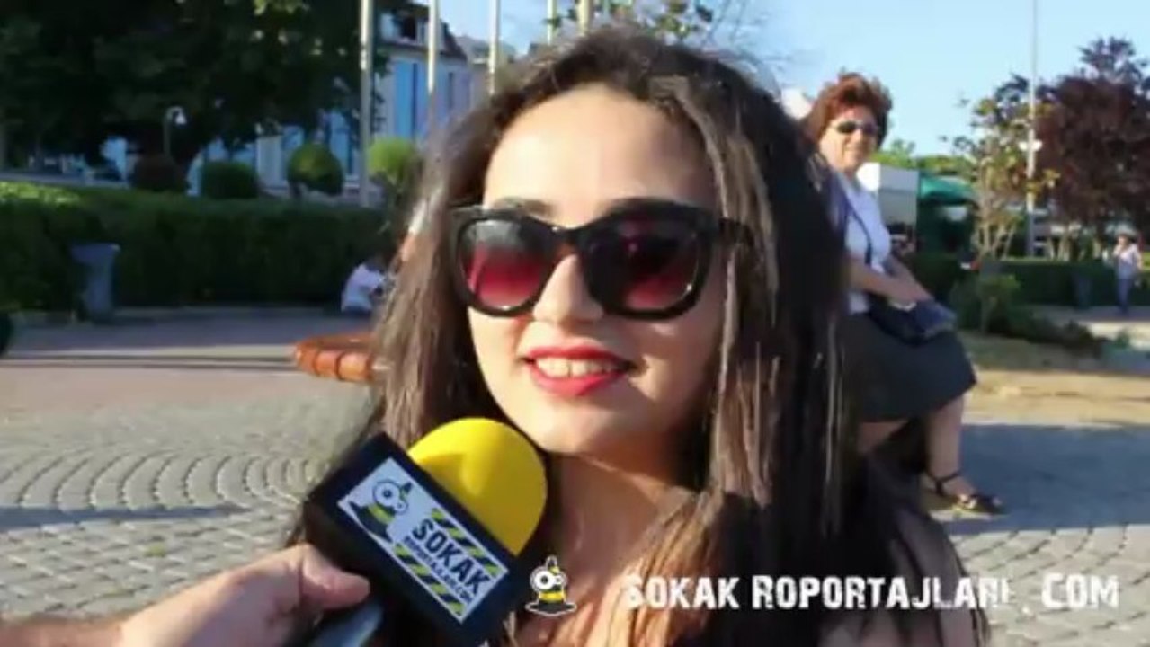 Sokak Röportajları - Bir kadınla bir erkek sadece yakın arkadaş olabilir mi_