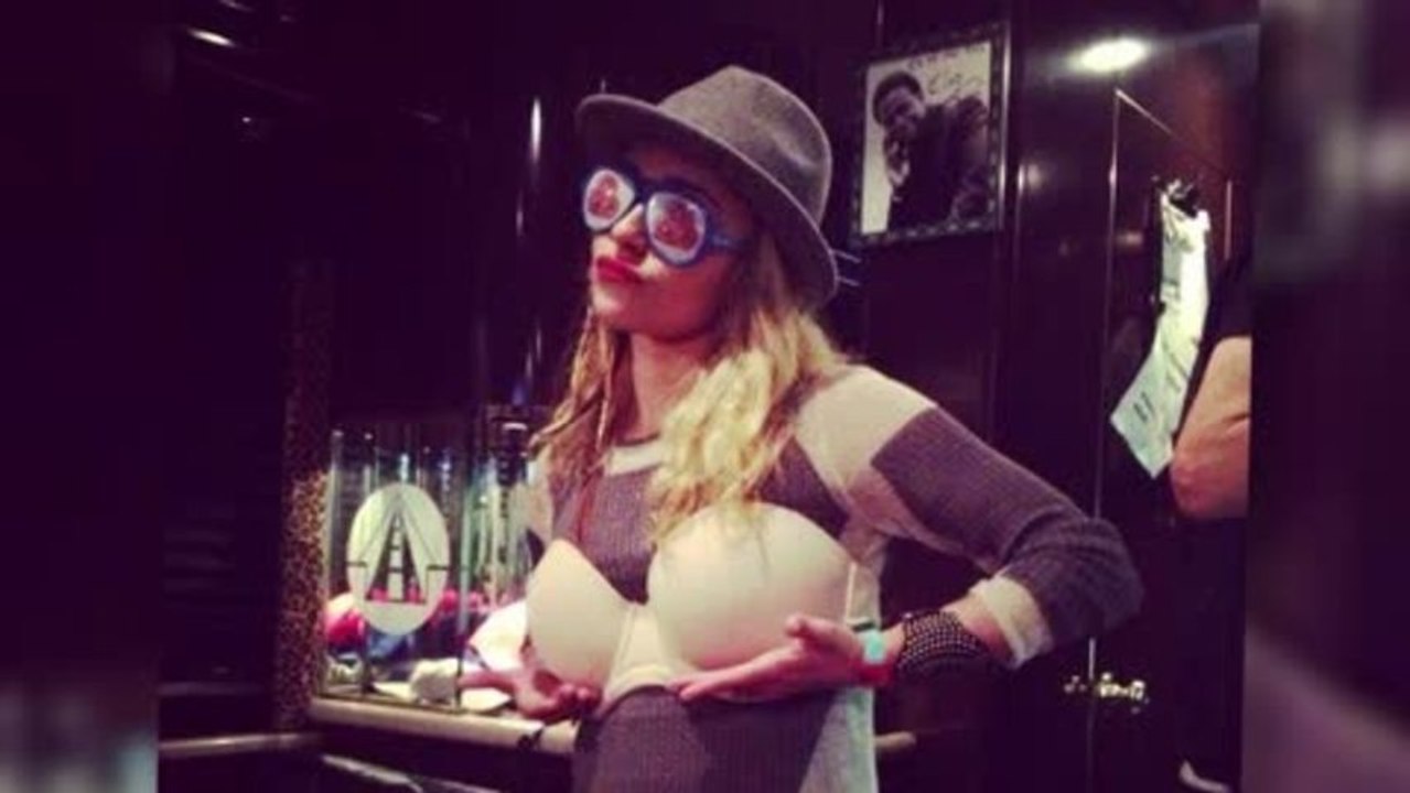Hayden Panettiere Gives Herself a Boost in An Oversized Bra