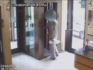 Roma - Arrestato rapinatore seriale di banche, aveva dimenticato le chiavi del motorino (21.06.13)