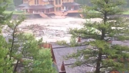 Download Video: Heavy flooding in Alberta, Canada