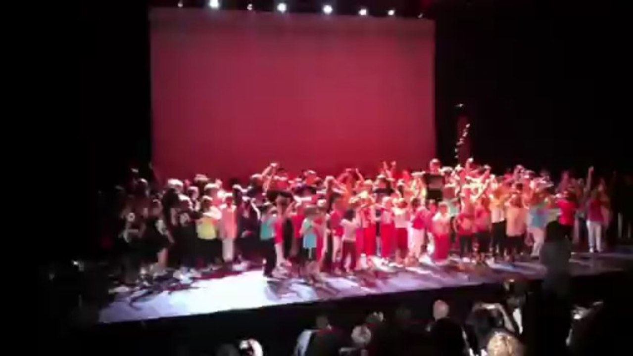 Kesley & Titia - Spectacle de danse 2013 "Finale"