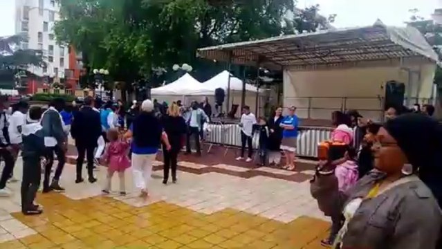 Les jeunes de Garges-lès-Gonesse lors de la Flashmob !!