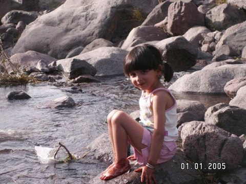 __ كن صديقي .... كن رفيقي _ كلمات : عمر بوعرم _ ألحان : عزيز باعلي _ غناء :نرجس باعلي