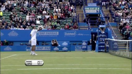 Gli arbitri si distraggono e Dodig si infuria!