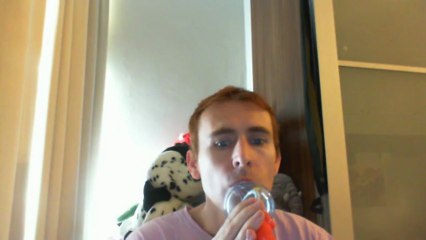 Wiwi égratigne "guitare d'amour" de Reda Caire