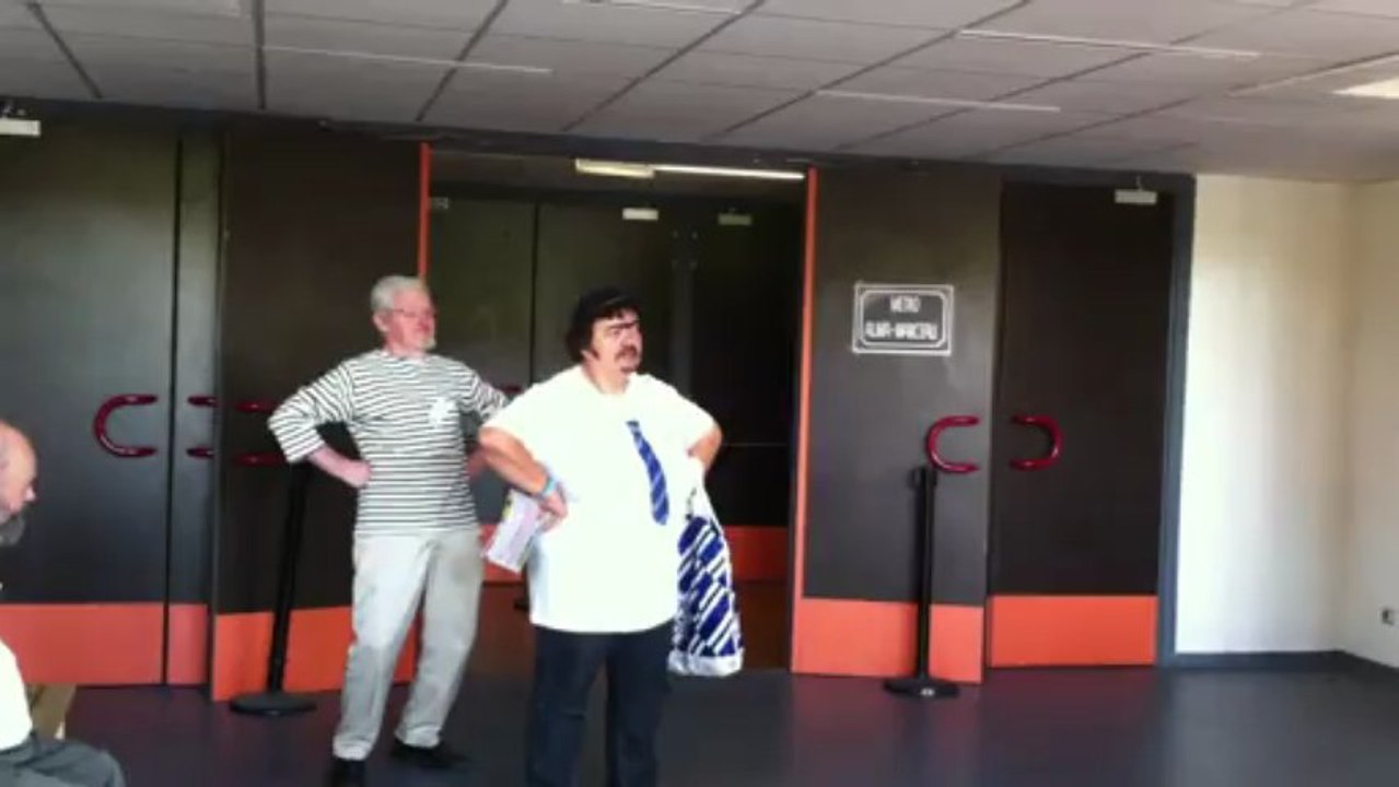 Les décalés - Station Alma/Marceau - Théâtre : Sous les pavés la plage... du métro. 1968