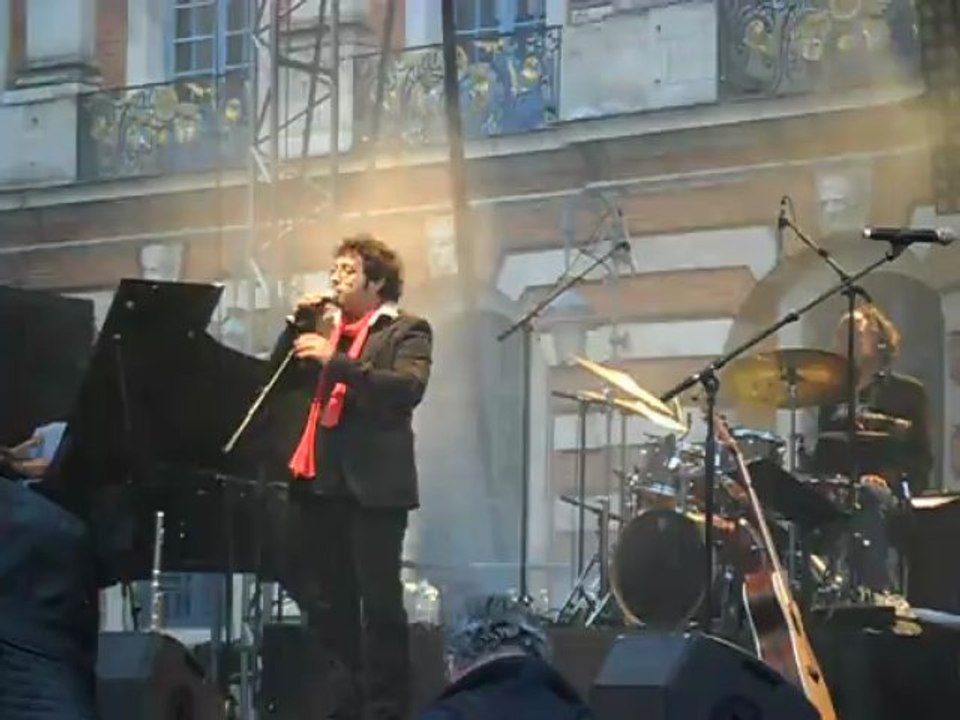 Fête de la musique 2013 à Toulouse groupe: Celui qui marche.
