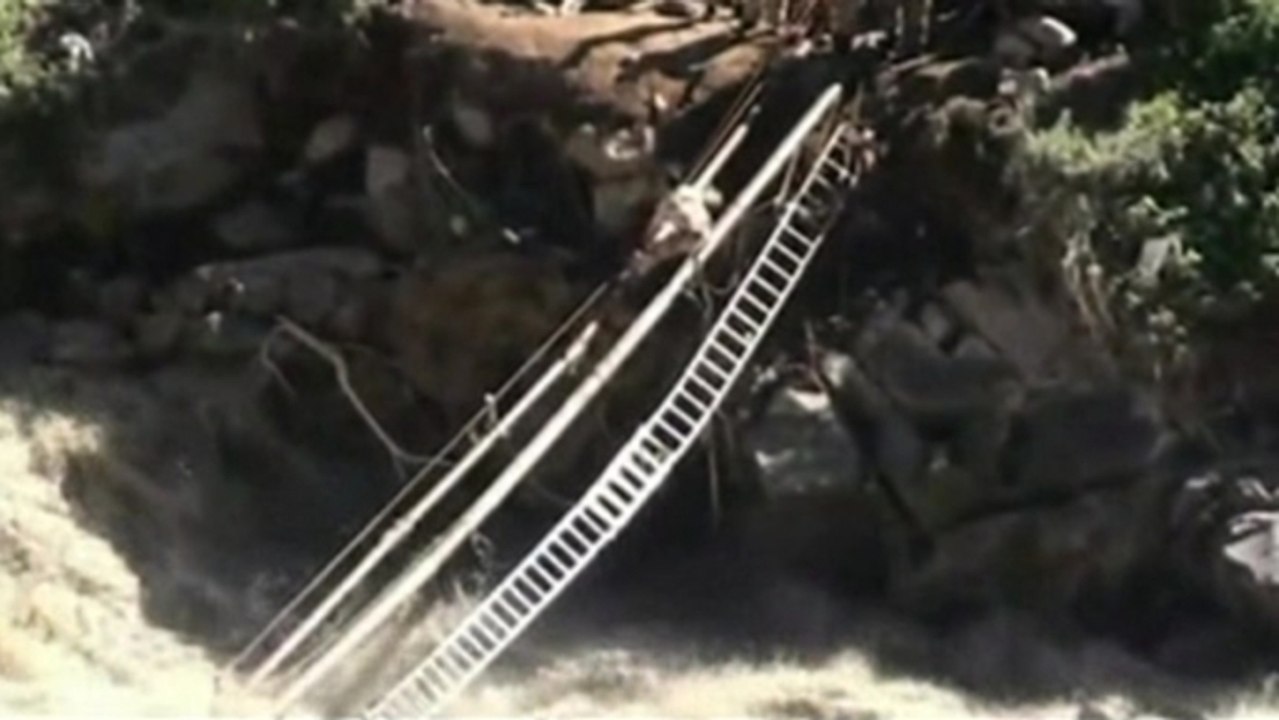 Rescue efforts continue as hundreds die in mons...