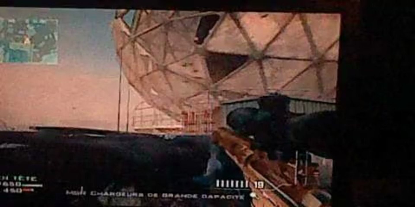 magnifiqe killcam no scop dans dome a travers les barrieres bleus