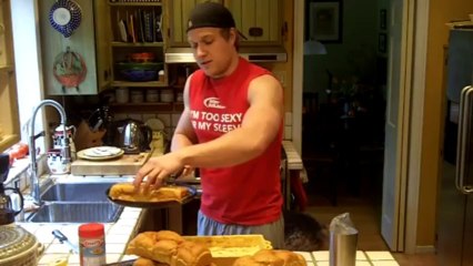 Furious Pete cuisine de la brioche perdu et le mange !!