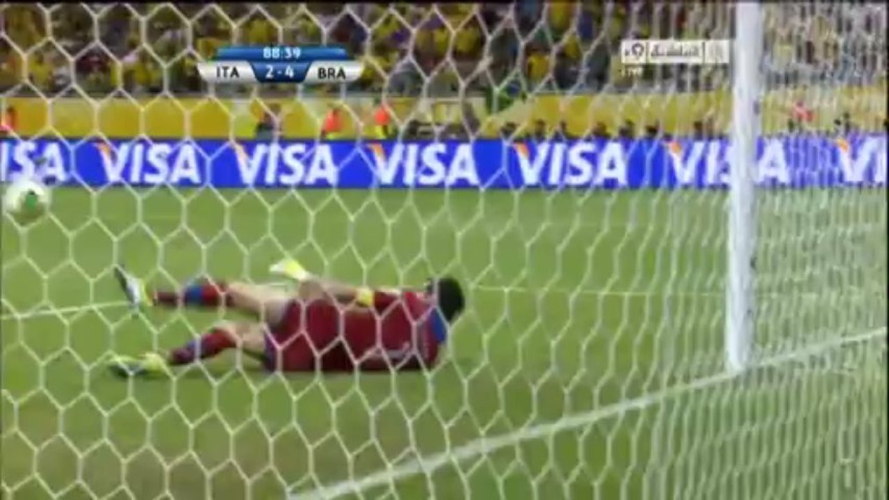 إيطاليا 2-4 البرازيل - الهدف الرابع للبرازيل فريد تعليق حفيظ الدراجي