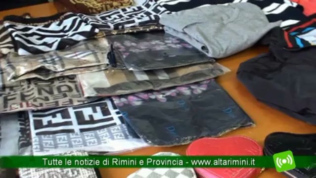 Venditori abusivi stanati nelle case, sequestri per 4000 euro