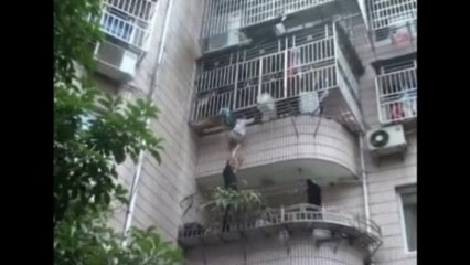8 year old rescued from balcony