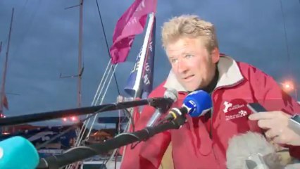 Arrivée de Yann Elies - La Solitaire du Figaro Eric Bompard cachemire