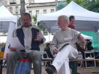 Les décalés lisent un chapitre de leur roman : "Les oursins habitent au 21" au festival du livre de Marseille 2013