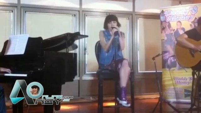 Angy Cantando “Die With Me” en el concierto privado con Skechers