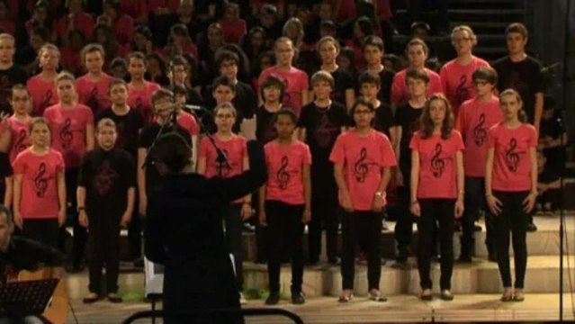 You Cry de Xavier Renault. Direction Estelle Transon. Chorale des collèges Notre Dame de la Ferté-bernard et Saint-Julien du Mans. Journée Voix plurielles organisée par Collèges Ensemble.