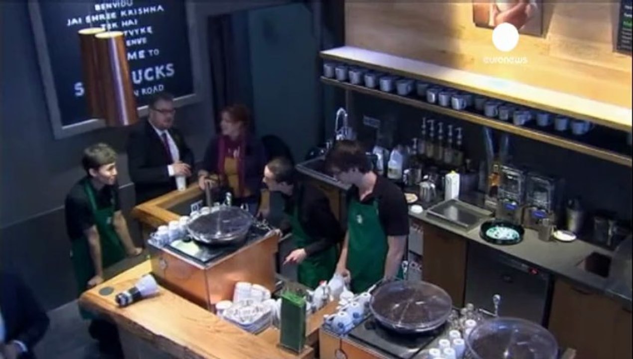 Starbucks İngiltere'ye vergi ödemeyi kabul etti