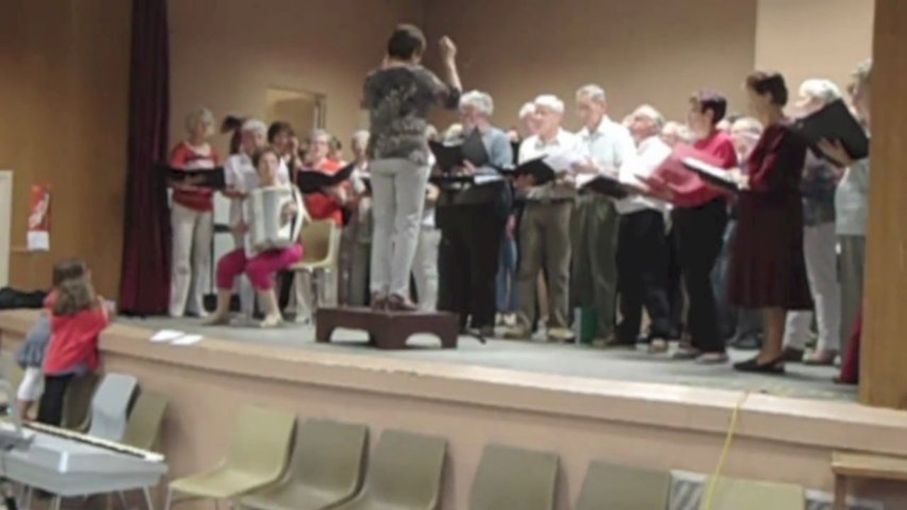 La chorale Cant'Amay chante "les corons" pour la fêtes de la musique