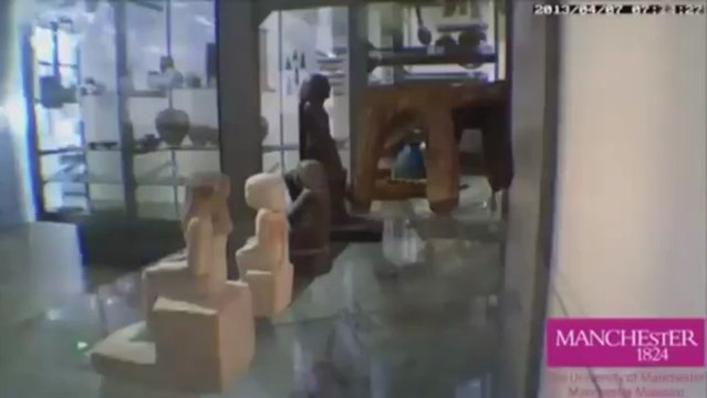 Вращающаяся статуя