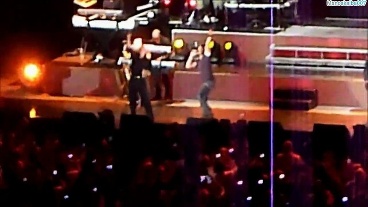 Enrique Iglesias quest in Pitbull's Concert at Hollywood Bowl 2013