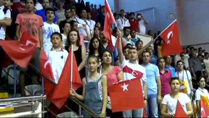 Halterde altın ve gümüş madalya