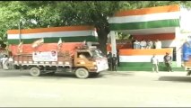 Sonia Gandhi flags off relief mission to Uttarakhand