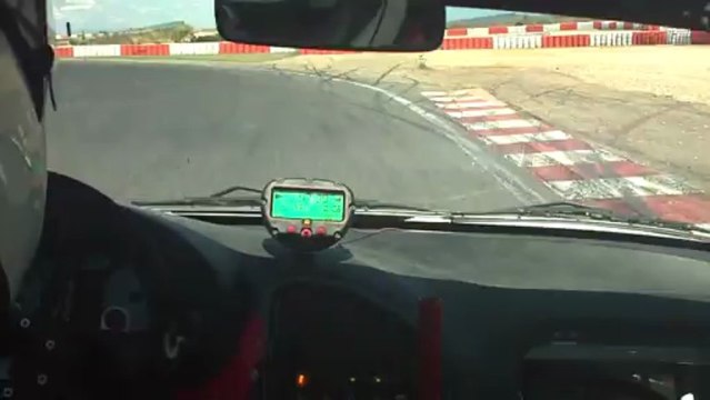 Dimanche 23 Juin 2013 sur le circuit de Lédenon, Session de 15h en saxo VTS 16V blanc et rouge