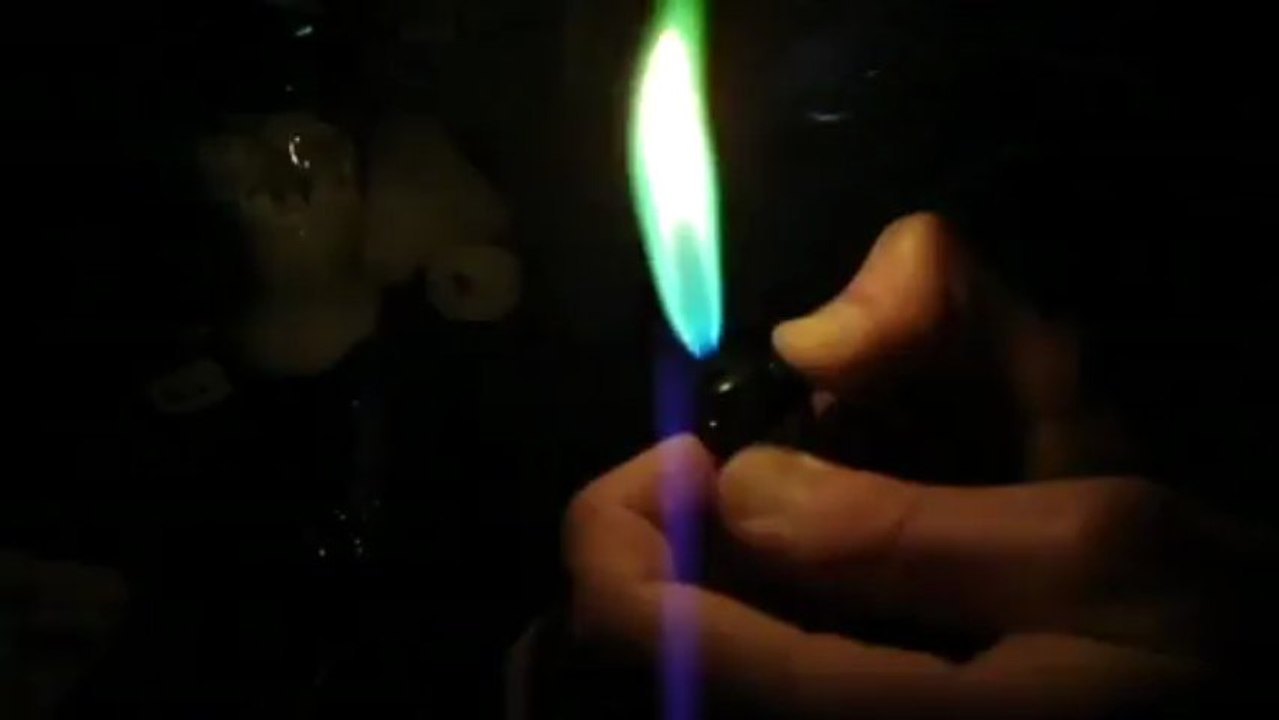 Briquet à flamme colorée (gaz ET Zippo) [TUTO]