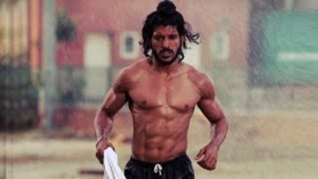 Farhan Akhtar's Hard Work Out For Bhaag Milkha Bhaag !