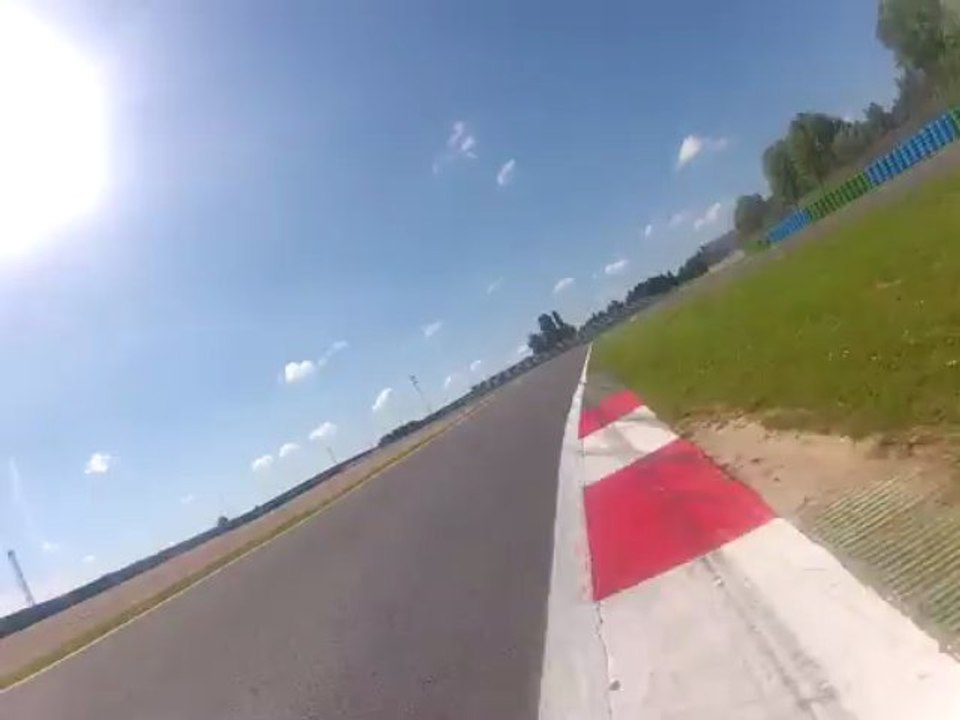 cam arriere R1 Erika Magny cours 2013