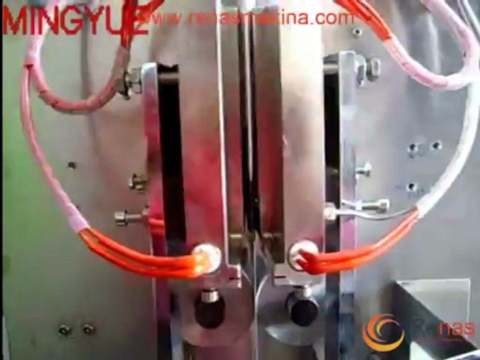 Dört köşe, ısıtıcılı bunker fonksiyonlu sıvı dolum makinası