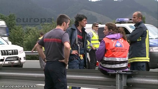 Camión accidentado pierde 8.000 litros gasoil