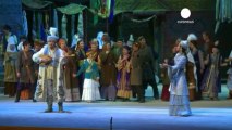 Astana inaugura un nuovo teatro per l'opera lirica e la...