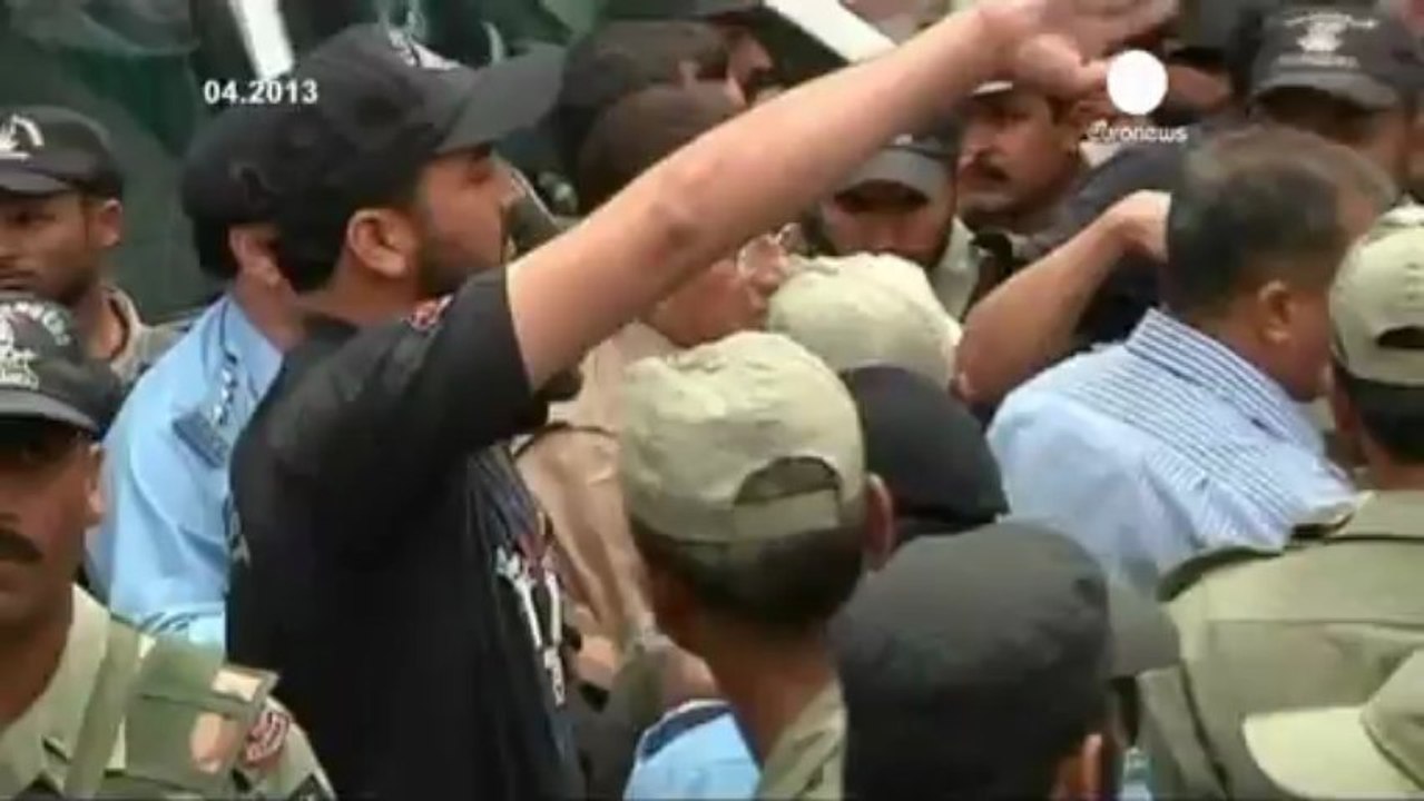 Pervez Müşerref vatana ihanetten yargılanacak