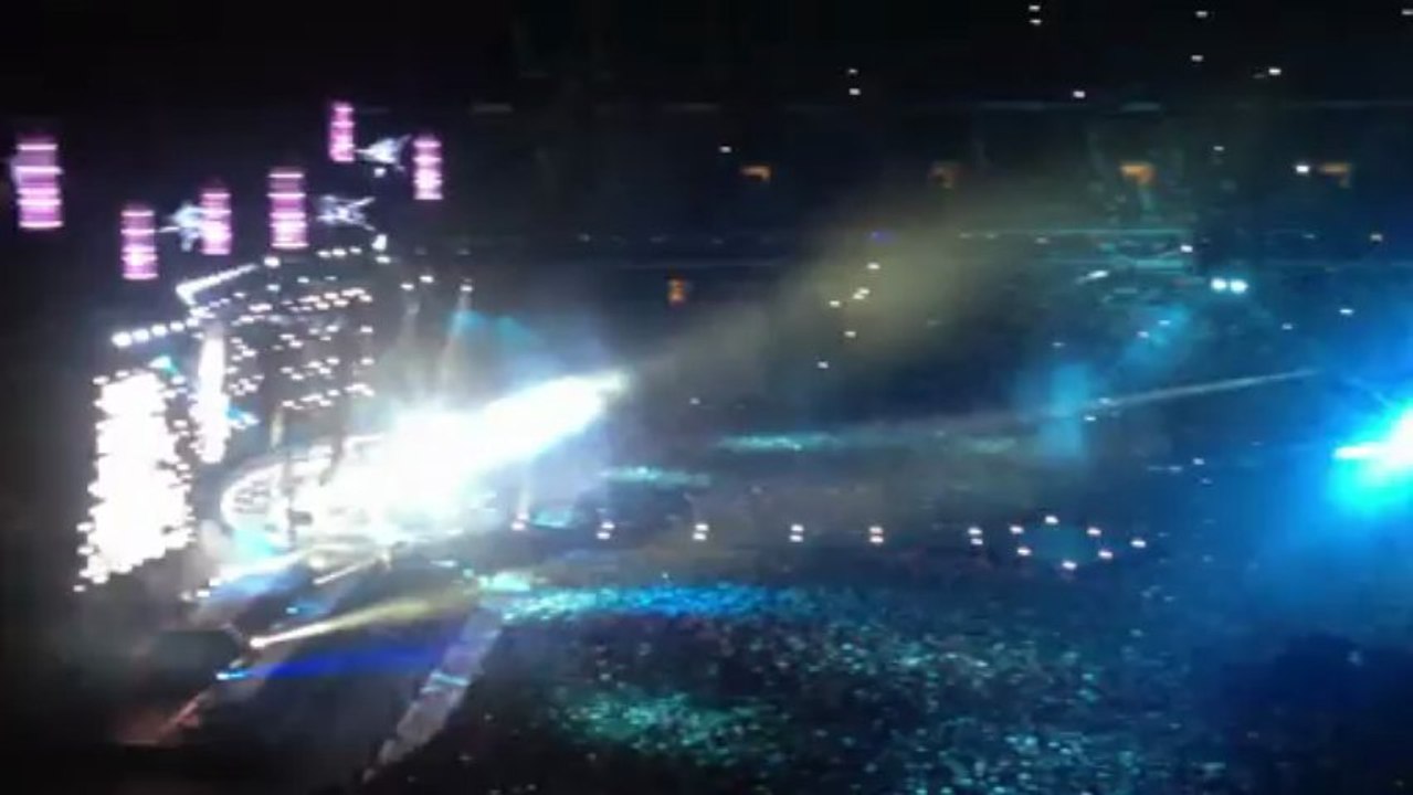 Unsustainable + Supermassive Black Hole - Muse - Stade de France Juin 2013