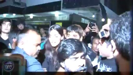Sonam Kapoor gets MOBBED
