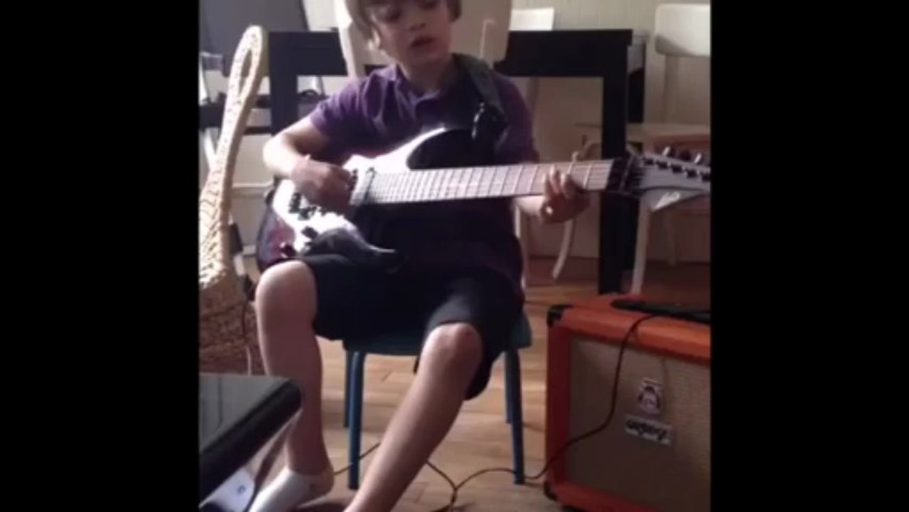 L'âpprenti guitariste première