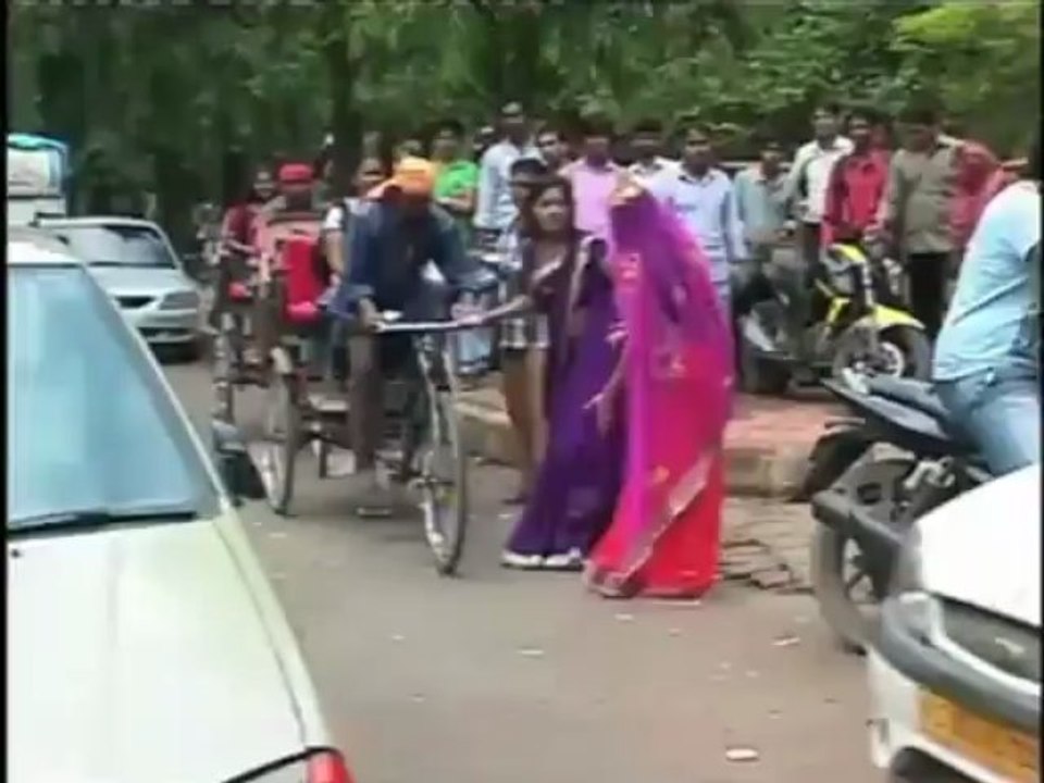 Sandhya turns traffic police officer