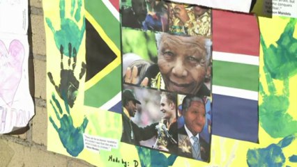 Mandela hospitalisé: les Sud-Africains dans la peine
