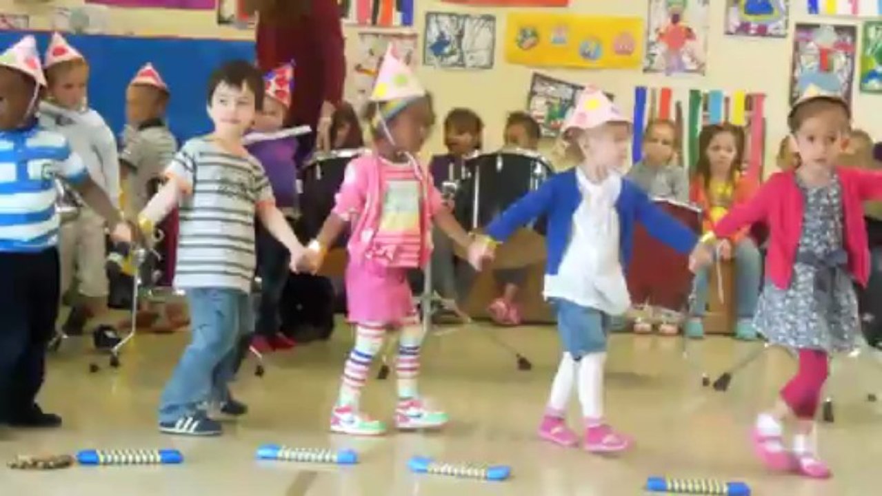 Danse des clowns - Spectacle PS Odélia 06.13