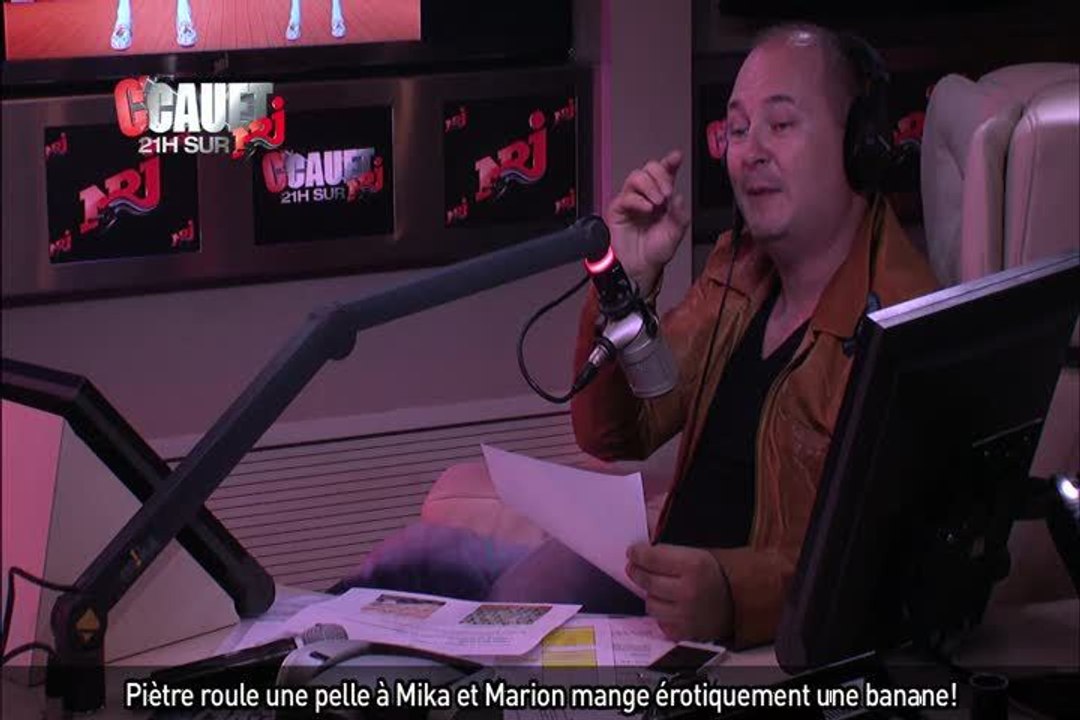 Piètre roule une pelle à Mika et Marion mange érotiquement une banane !