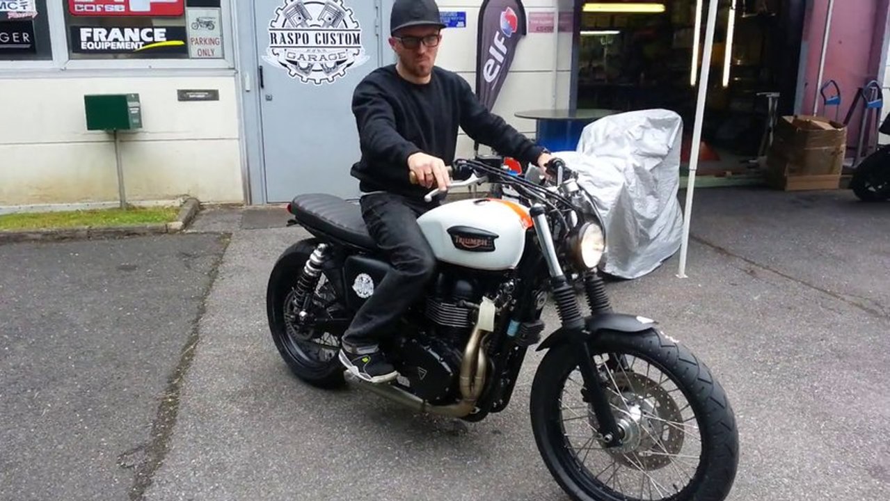 Triumph bonneville T100 en Tracker by Raspo Custom Garage