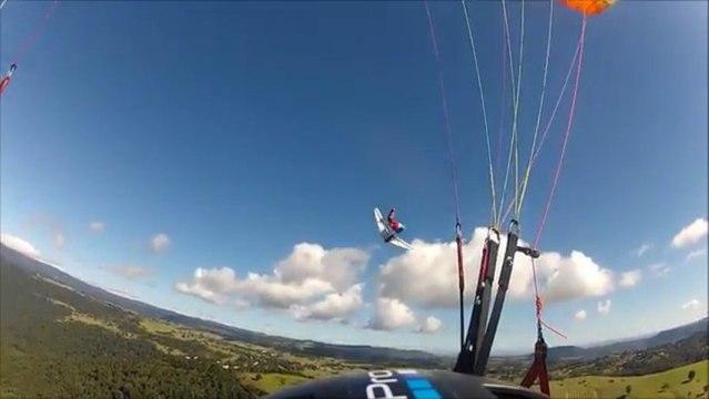 Collision entre un deltaplane et un parapente