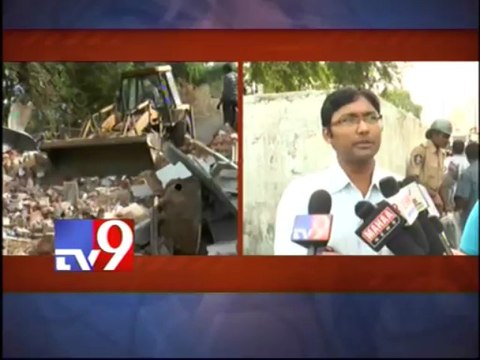 GHMC demolishes encroachments in Langar house