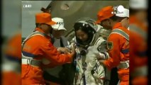 China Shenzhou-10 astronauts return safely to earth